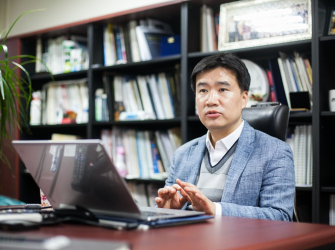 [Interview with Prof. Ildoo Kim] Look before you leap into startups